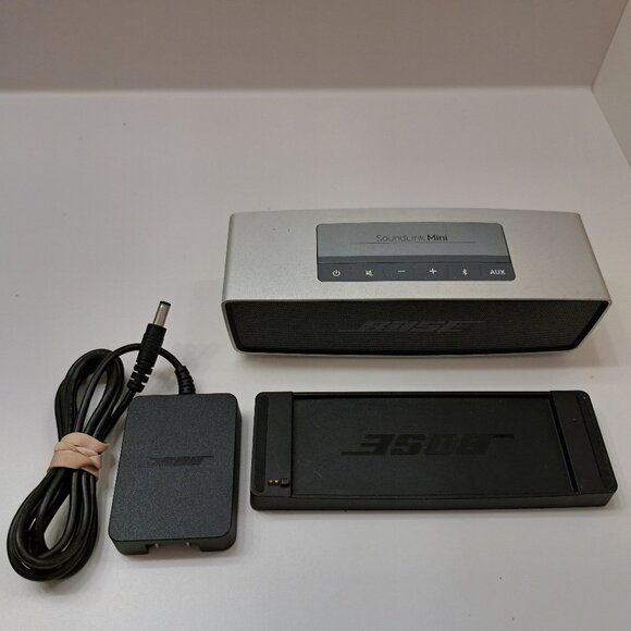 Bose SoundLink Mini Bluetooth Wireless Mobile Portable Speaker Silver Charger 2